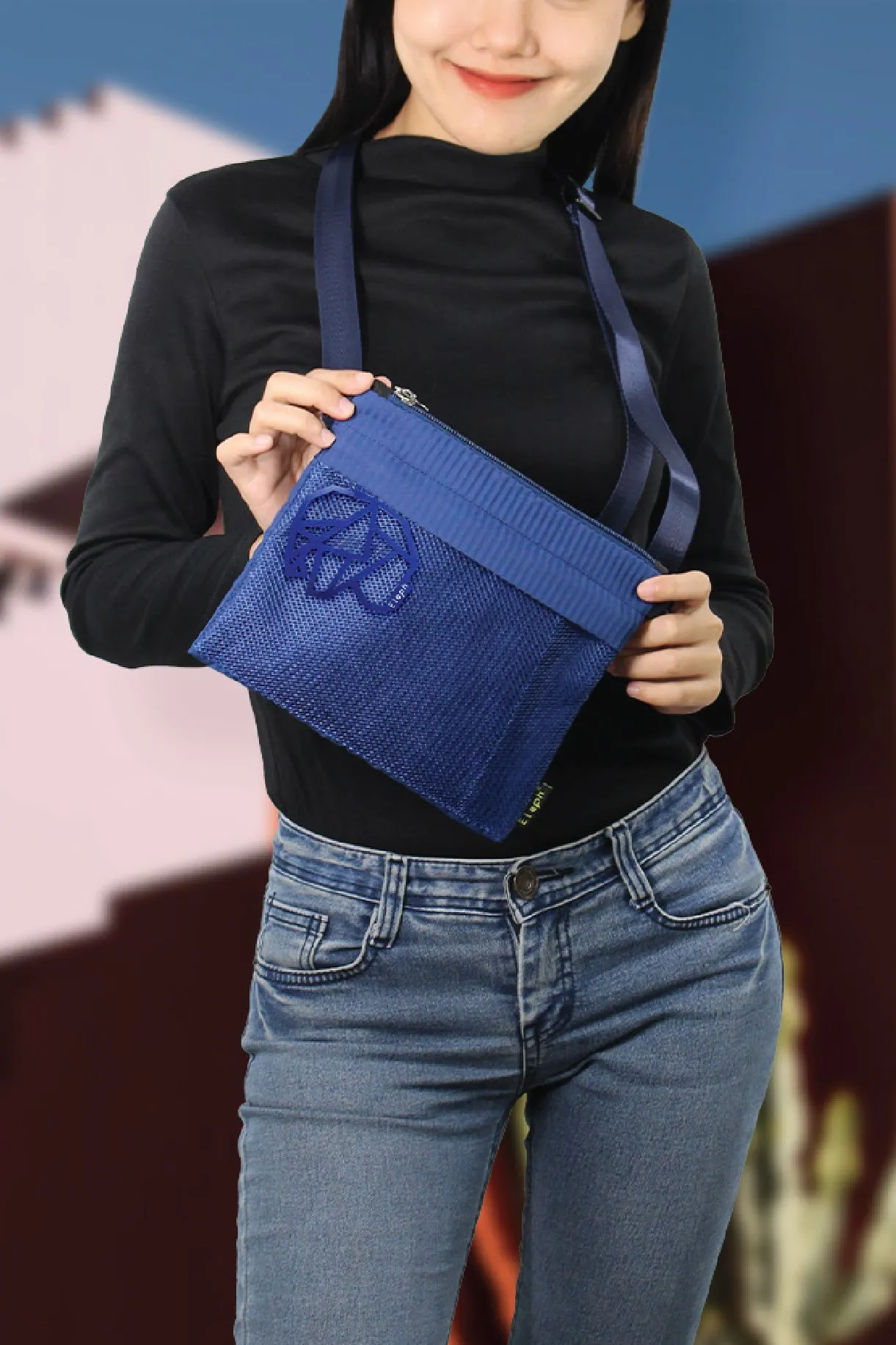 ELEPH ORIGAMI CROSSBODY PLEAT : Navy
