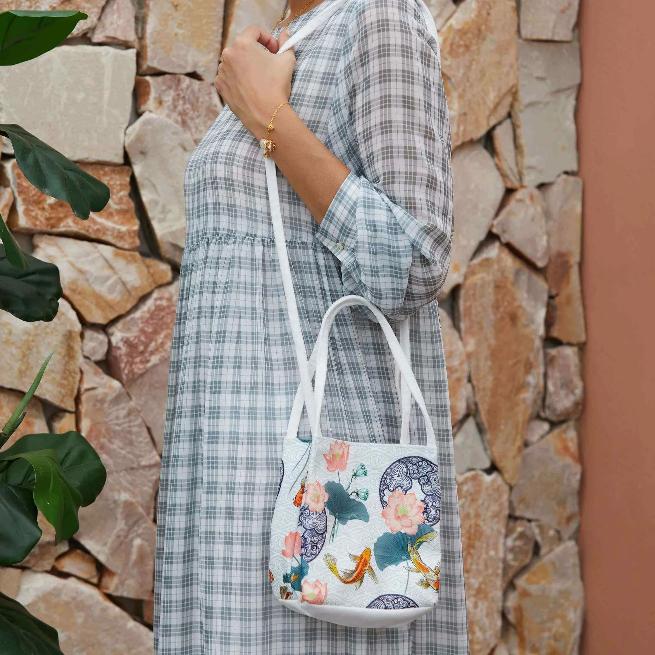 Lightweight Canvas Crossbody Bag with Unique Cultural Patterns