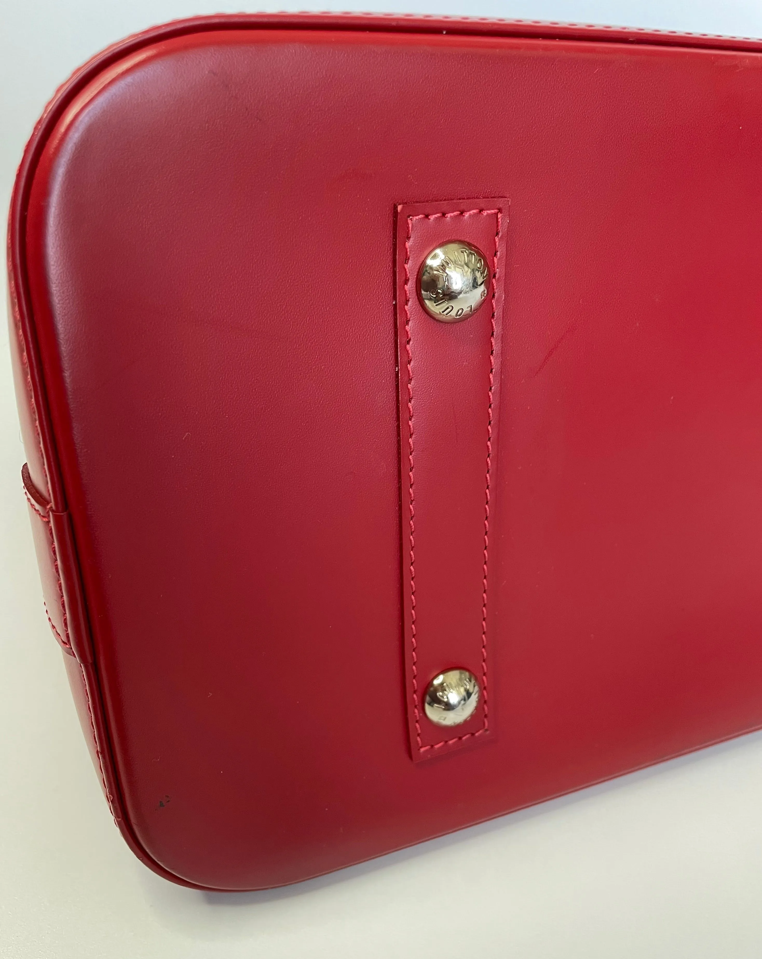 LOUIS VUITTON | ALMA GM EPI | RED