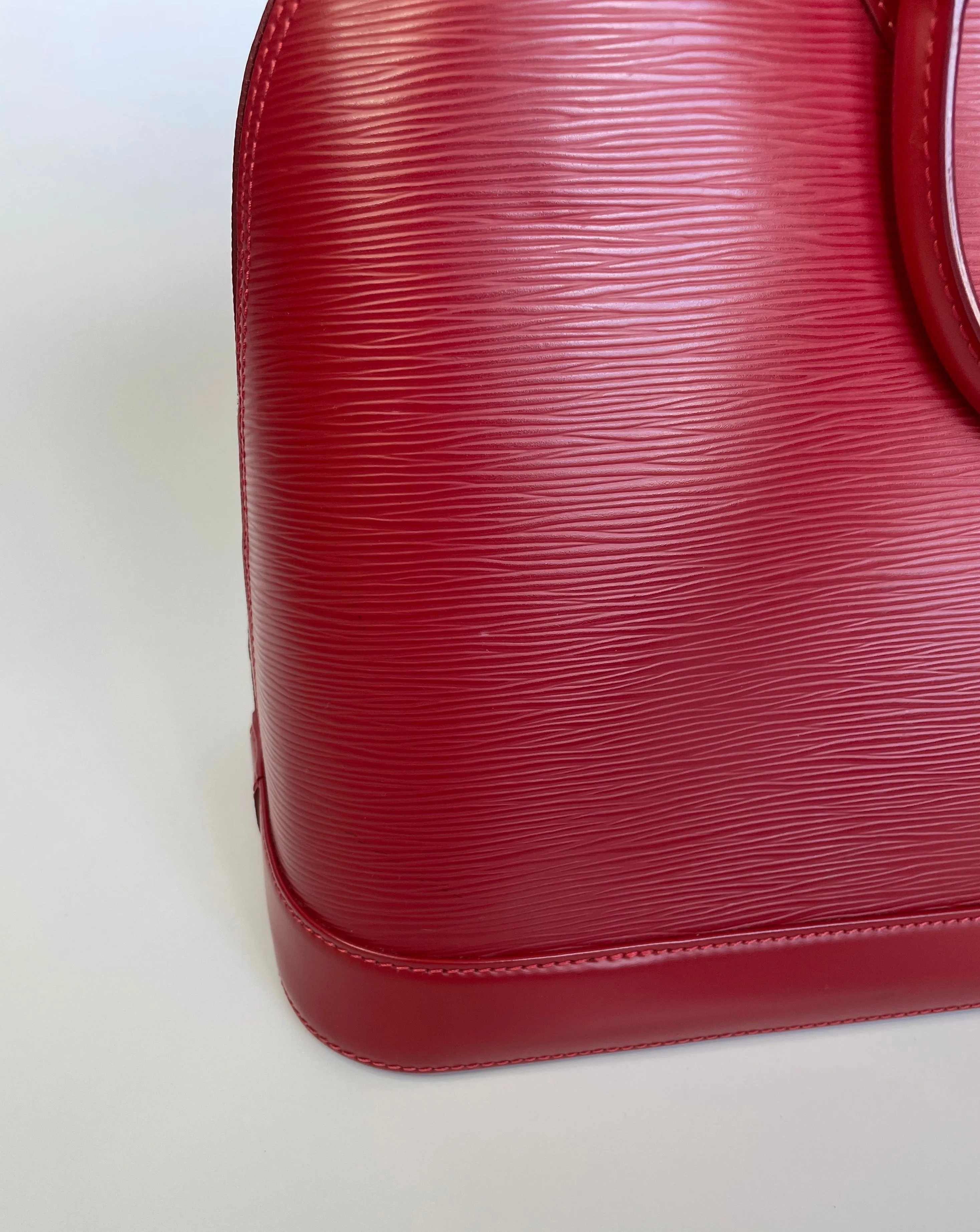 LOUIS VUITTON | ALMA GM EPI | RED