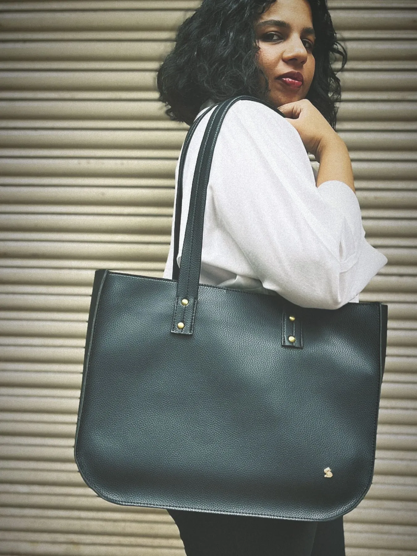Moon Rabbit The Basic Tote - Black