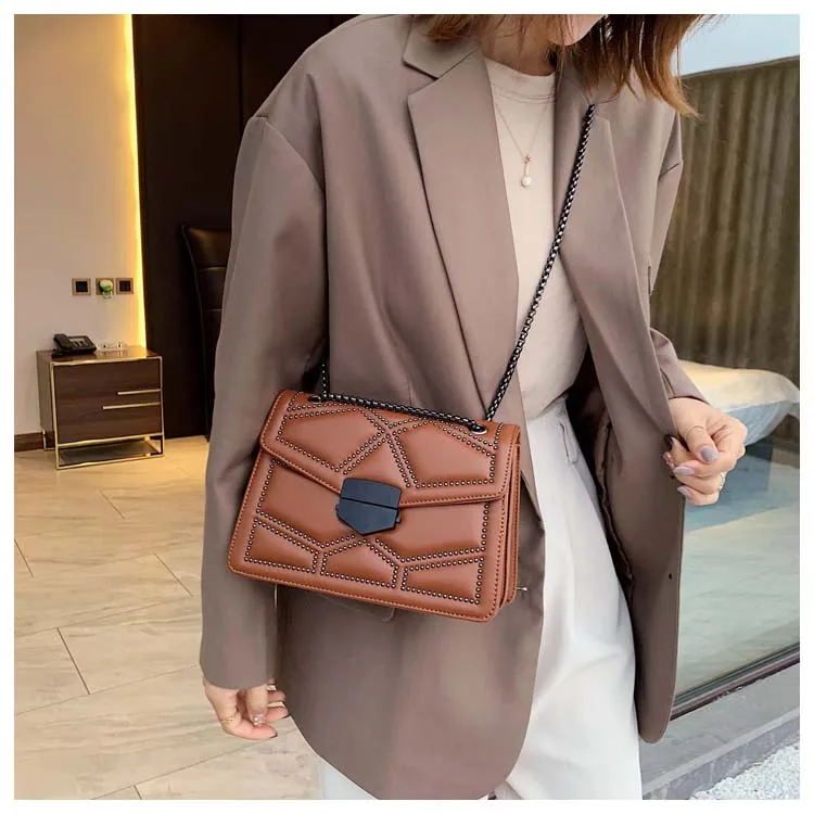 Women Rivet Chain Small Crossbody Bags PU Leather Messenger Bags Fashion Simple Shoulder Bag Ladies Designer Handbags