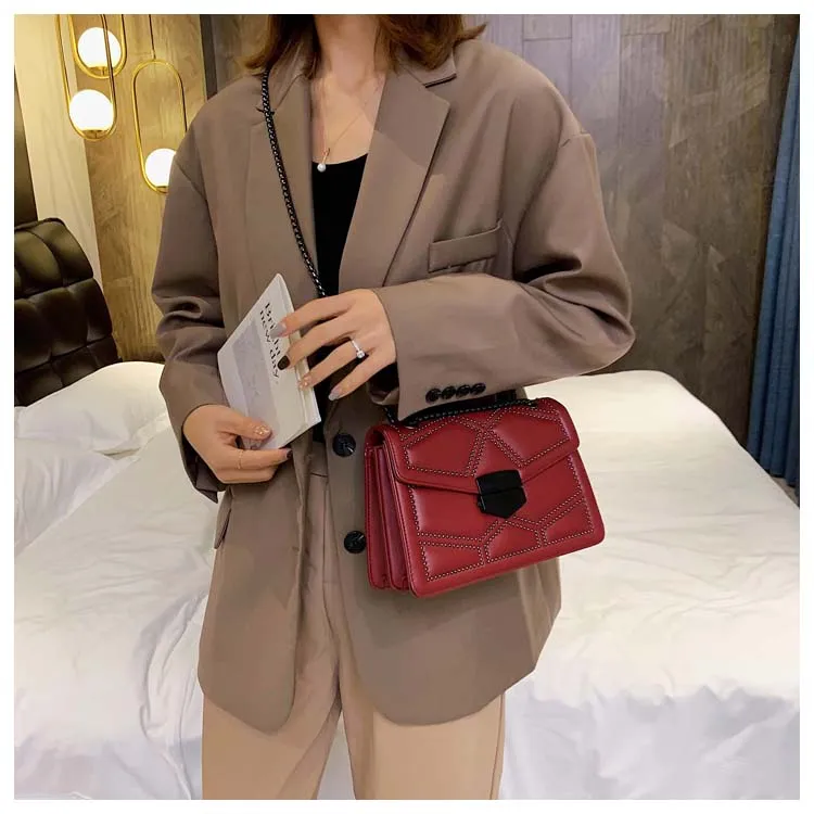 Women Rivet Chain Small Crossbody Bags PU Leather Messenger Bags Fashion Simple Shoulder Bag Ladies Designer Handbags